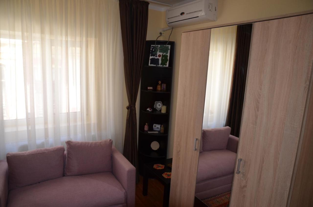 Casa Cu Fluturi Appartement Constanţa Buitenkant foto