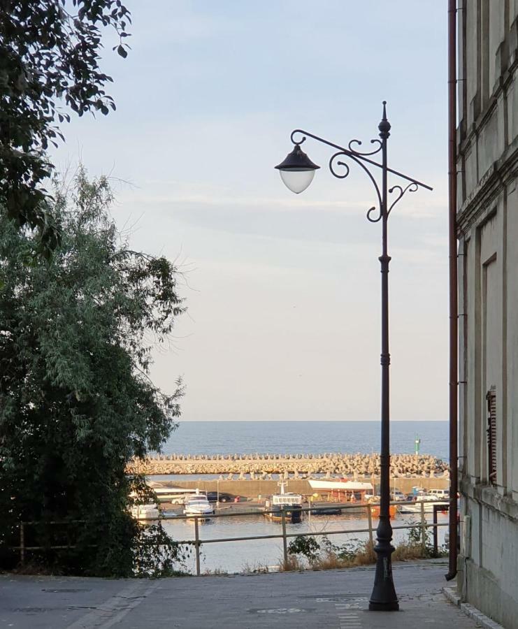 Casa Cu Fluturi Appartement Constanţa Buitenkant foto