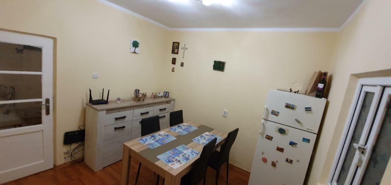 Casa Cu Fluturi Appartement Constanţa Buitenkant foto