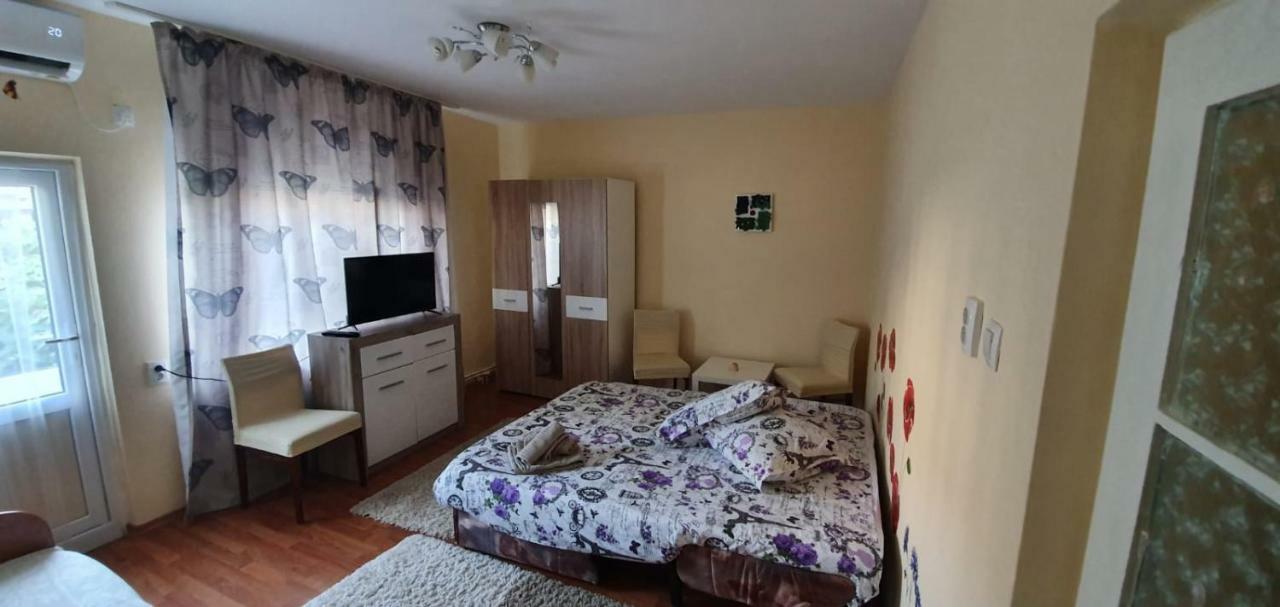 Casa Cu Fluturi Appartement Constanţa Buitenkant foto